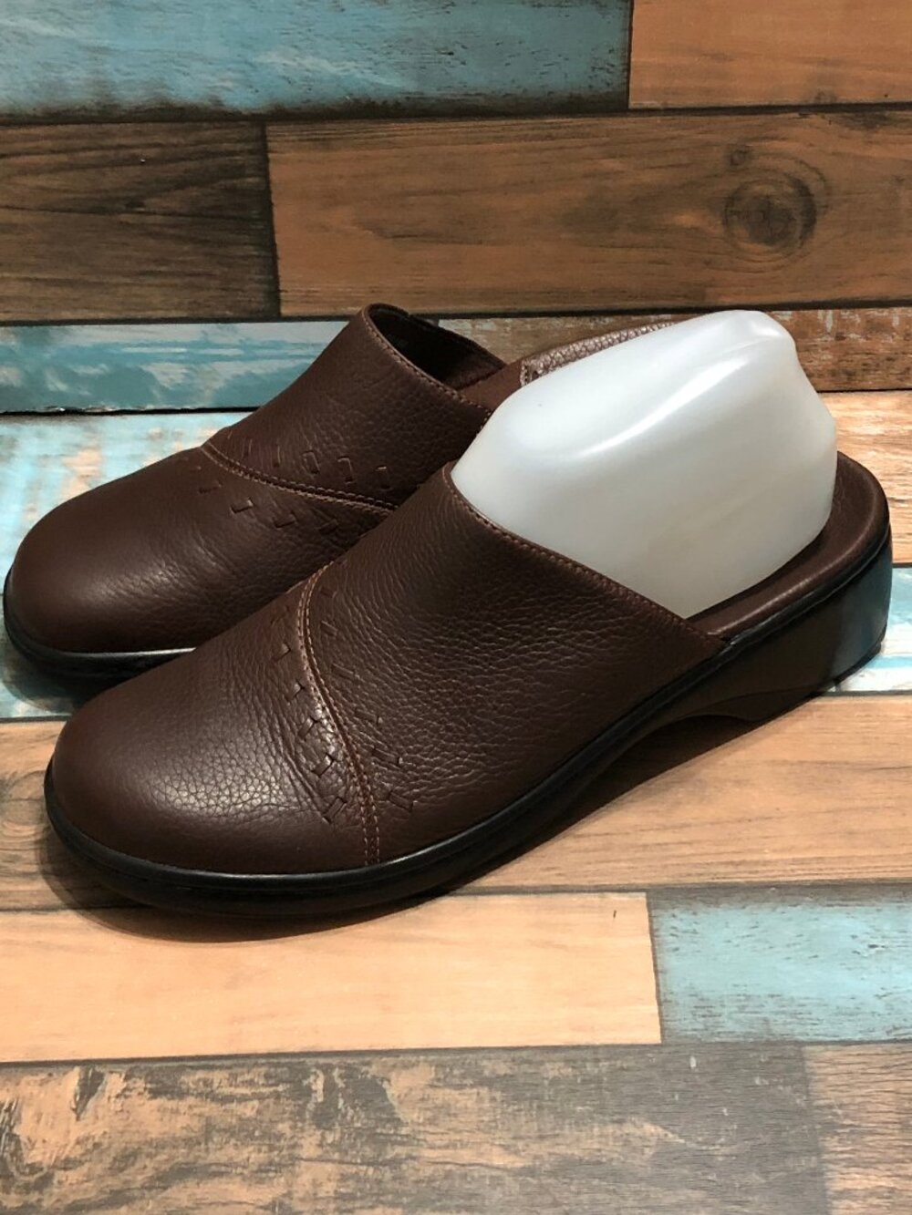 Clarks Women's Size 9 M Slip On Mules Clog Brown Leather Upper